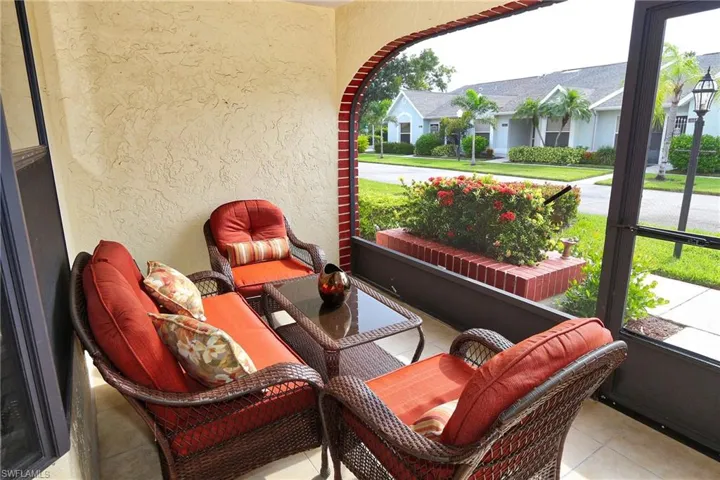 Front Entry Lanai