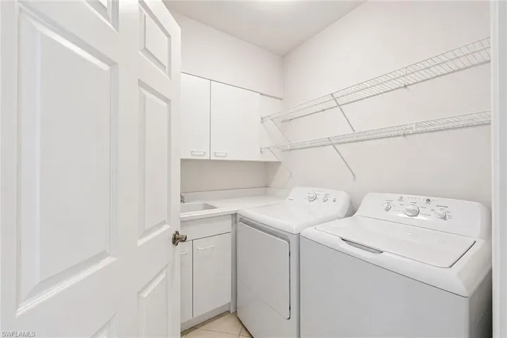 420 Cove Tower Dr 1404, Naples, Florida 34110