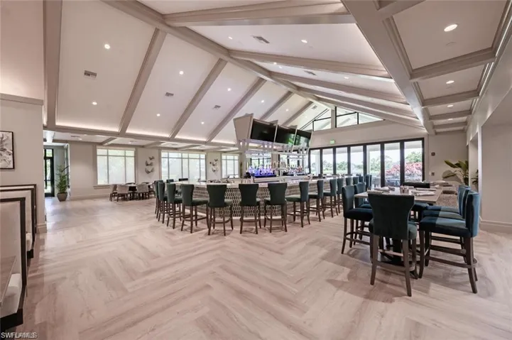 7360  Glenmoor  LN, Naples, FL 34104
