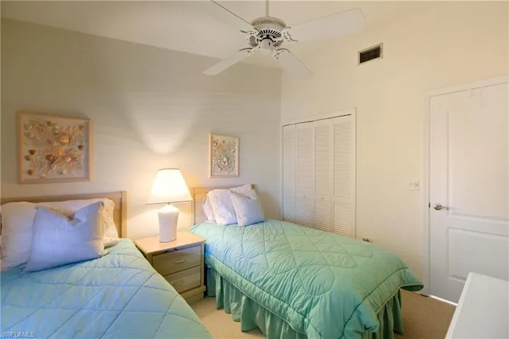 7360  Glenmoor  LN, Naples, FL 34104