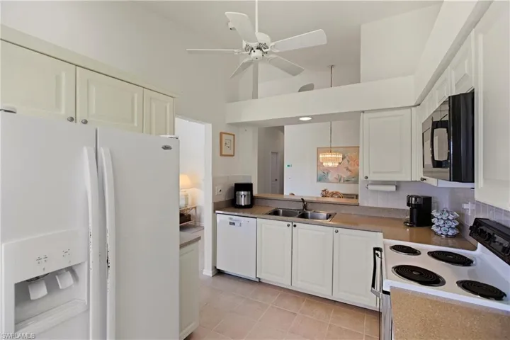 7360  Glenmoor  LN, Naples, FL 34104