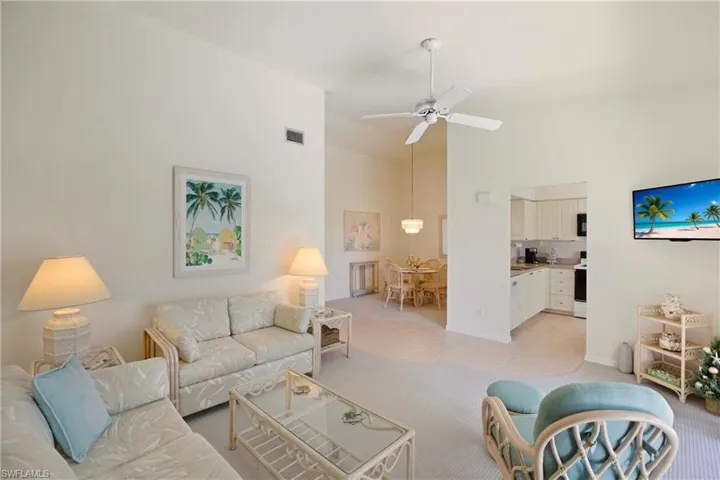 7360  Glenmoor  LN, Naples, FL 34104
