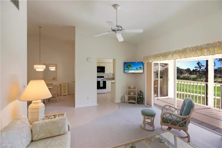 7360  Glenmoor  LN, Naples, FL 34104