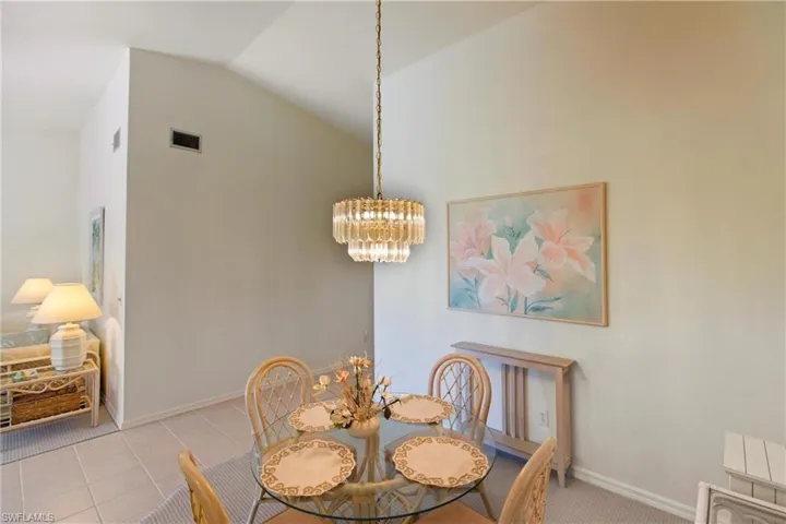 7360  Glenmoor  LN, Naples, FL 34104