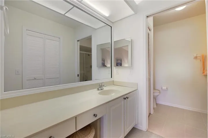 7360  Glenmoor  LN, Naples, FL 34104