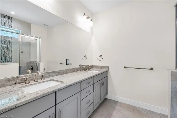 2nd Floor Bathroom