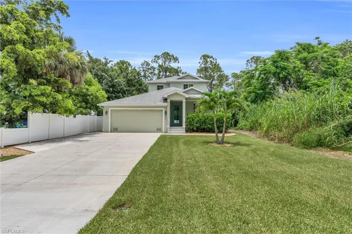 2955  Pine Tree  DR, Naples, FL 34112