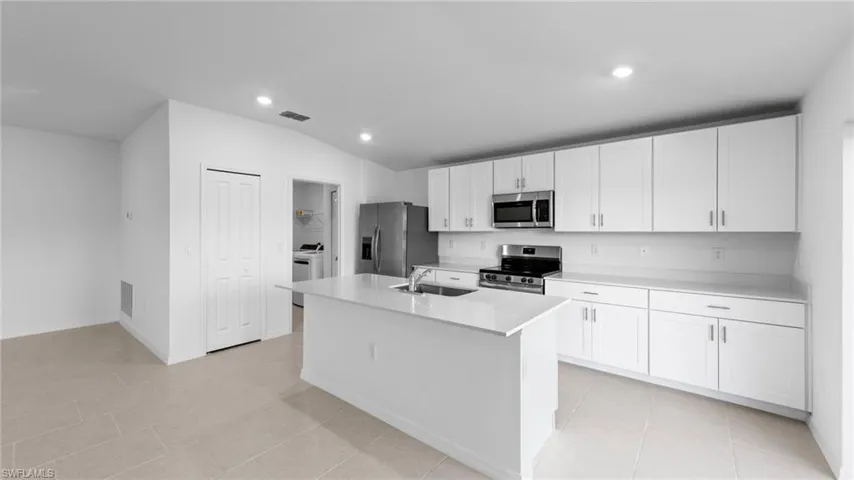 515  Redwood S AVE, Lehigh Acres, FL 33974