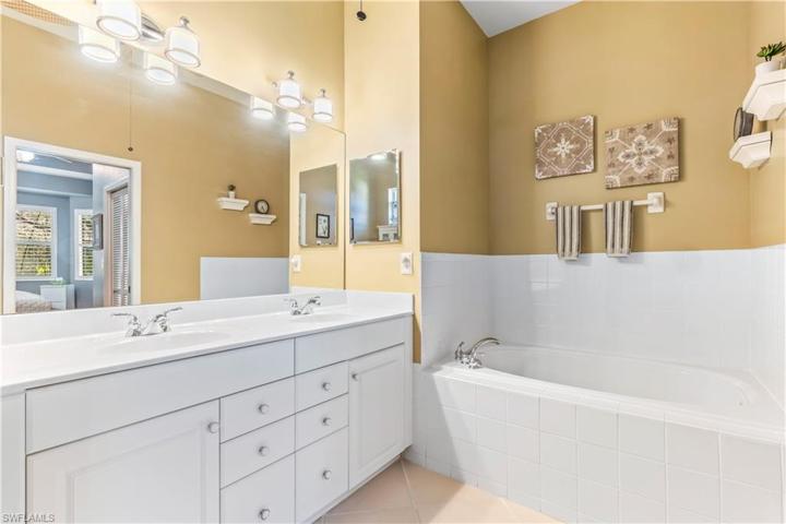 7850  Sanctuary  CIR, Naples, FL 34104