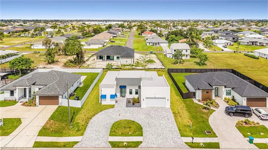 300 Chiquita Blvd N, Cape Coral, Florida 33993