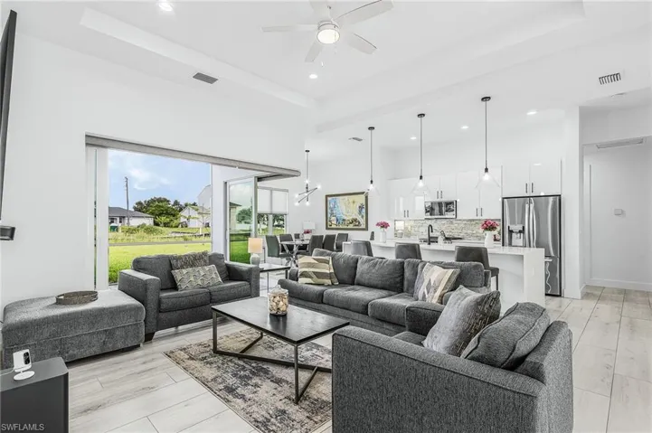 300 Chiquita Blvd N, Cape Coral, Florida 33993
