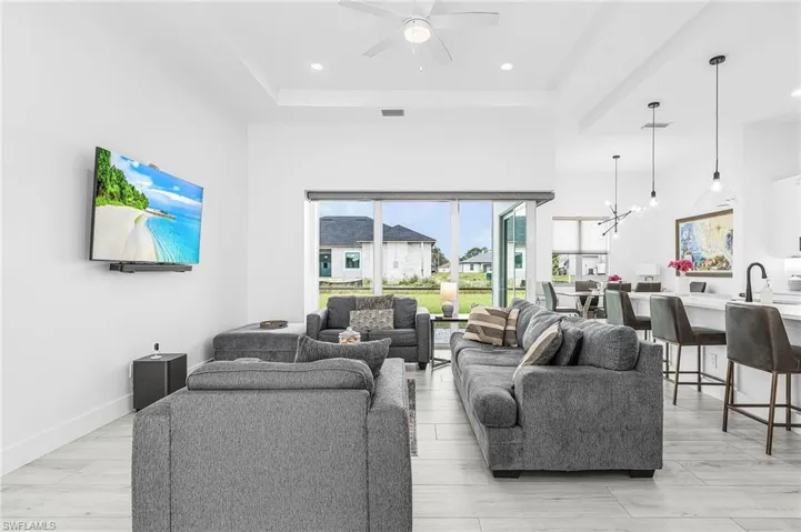 300 Chiquita Blvd N, Cape Coral, Florida 33993