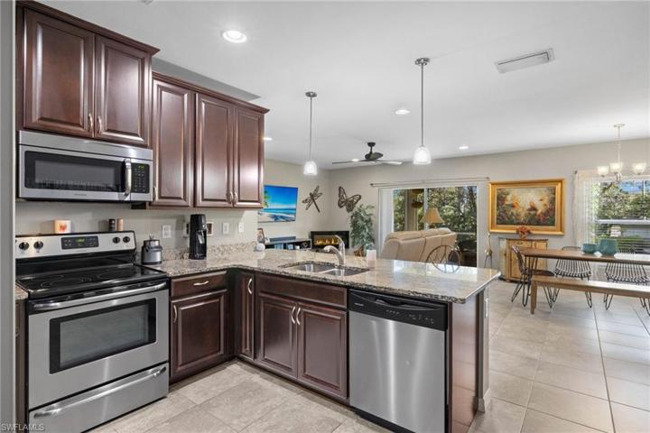 3892 Tilbor CIR, FORT MYERS FL 33916