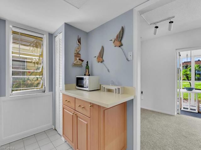 Kitchen w/ Pantry