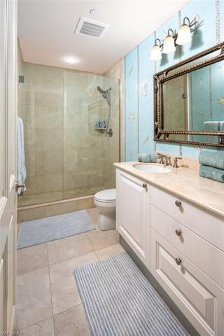 Guest bath 1 (bunk room) en-suite