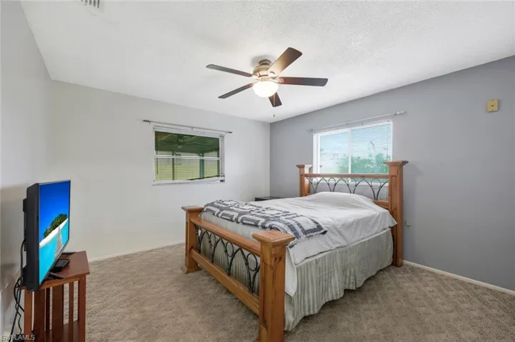 5996  Poetry  CT, North Fort Myers, FL 33903