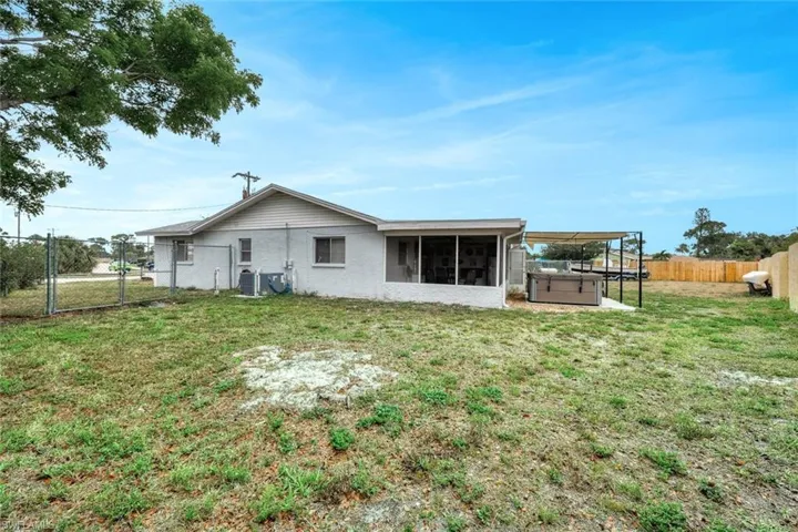 5996  Poetry  CT, North Fort Myers, FL 33903