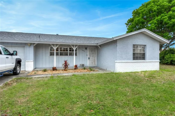 5996  Poetry  CT, North Fort Myers, FL 33903