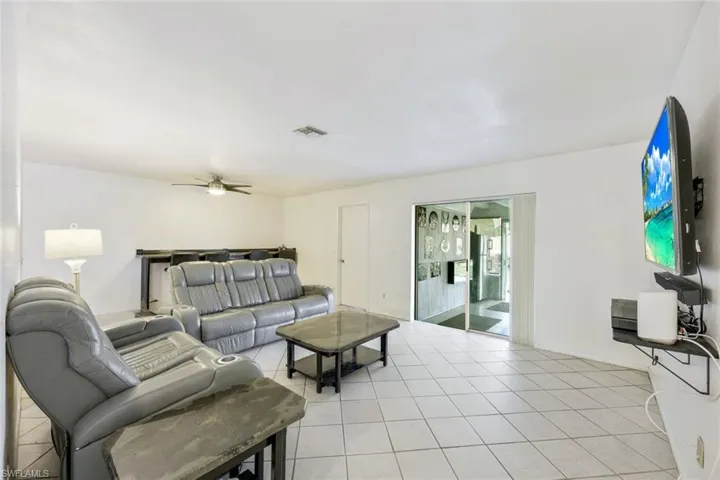 5996  Poetry  CT, North Fort Myers, FL 33903