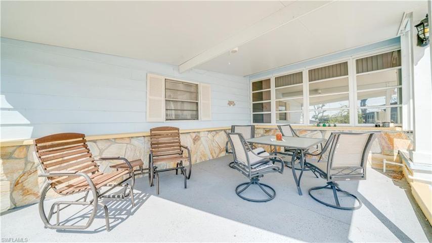 Lovely Patio on a Quiet Circle | Enjoy The Florida Lifestyle