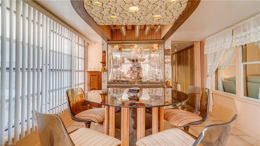 Beautiful Bar With All of The Fixings Including Sunlight