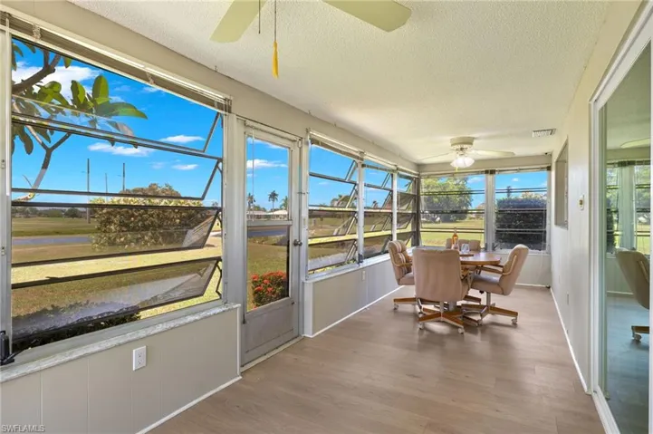 Sunroom / solarium with ceiling fan