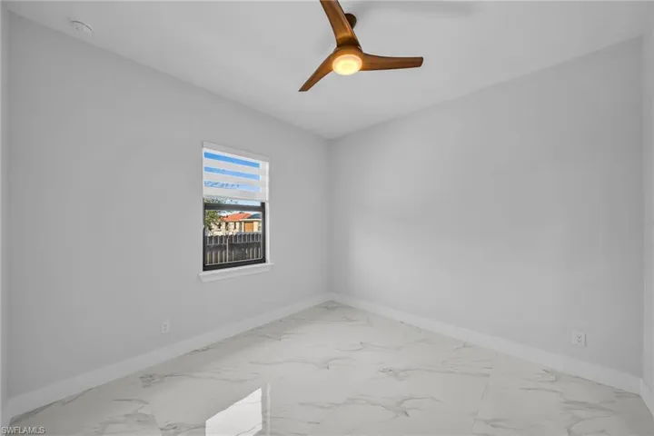 Empty room with ceiling fan