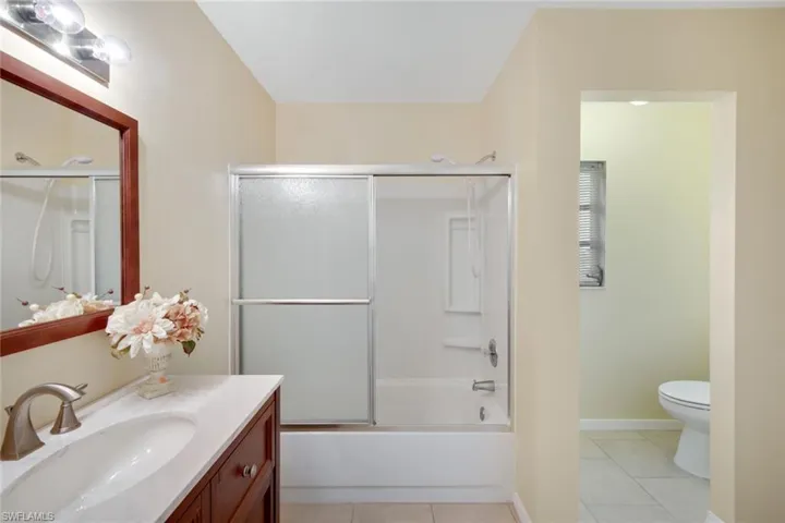Master Bathroom with upgraded Vanity, separate Bath Tub/Shower Comb + separate toilet