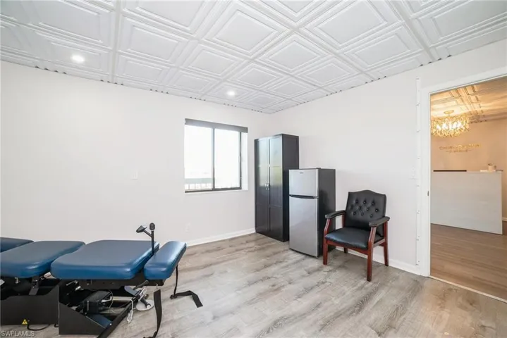 2335  Tamiami N TRL, Naples, FL 34103