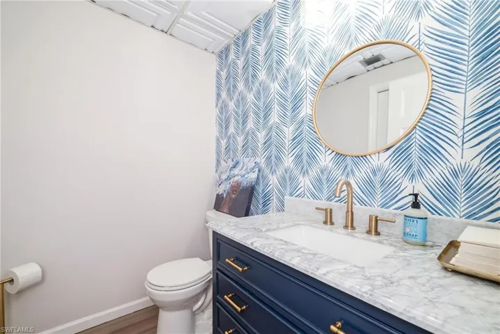 2335  Tamiami N TRL, Naples, FL 34103