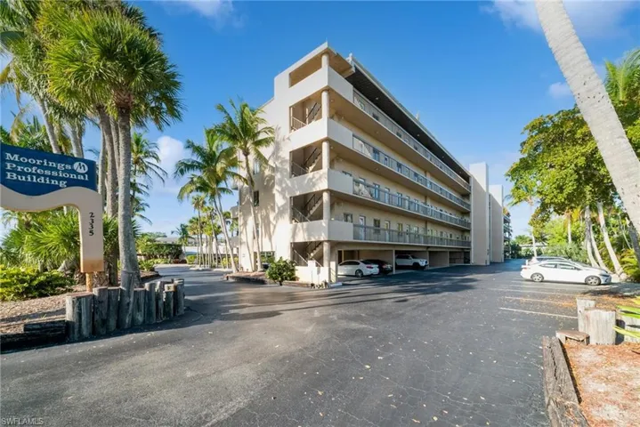 2335  Tamiami N TRL, Naples, FL 34103