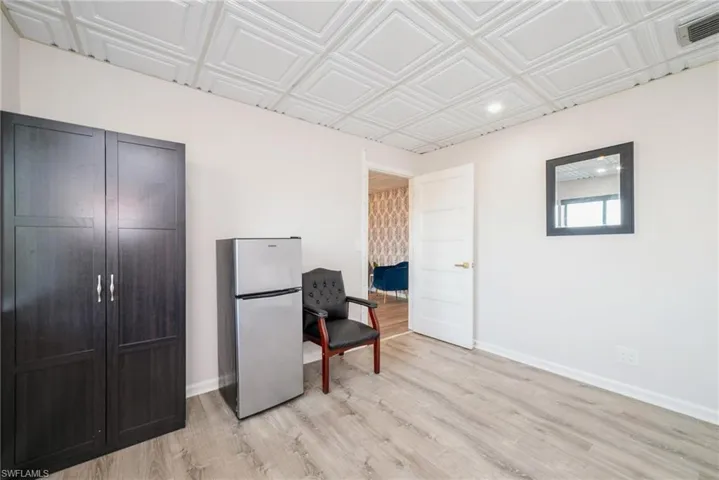 2335  Tamiami N TRL, Naples, FL 34103