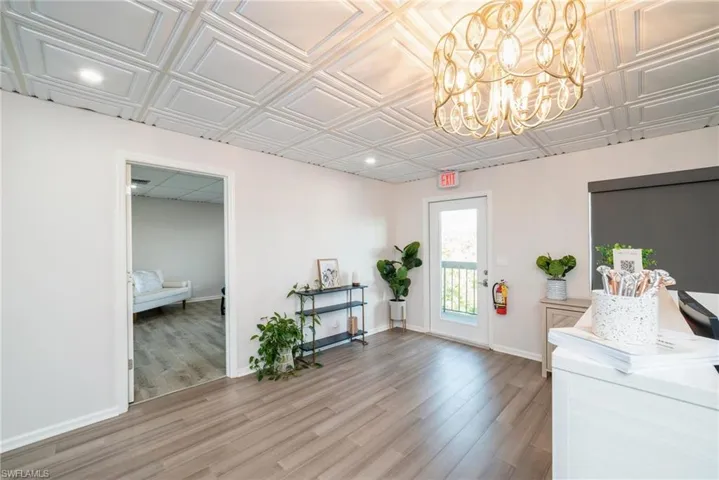2335  Tamiami N TRL, Naples, FL 34103