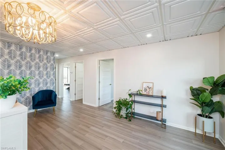2335  Tamiami N TRL, Naples, FL 34103