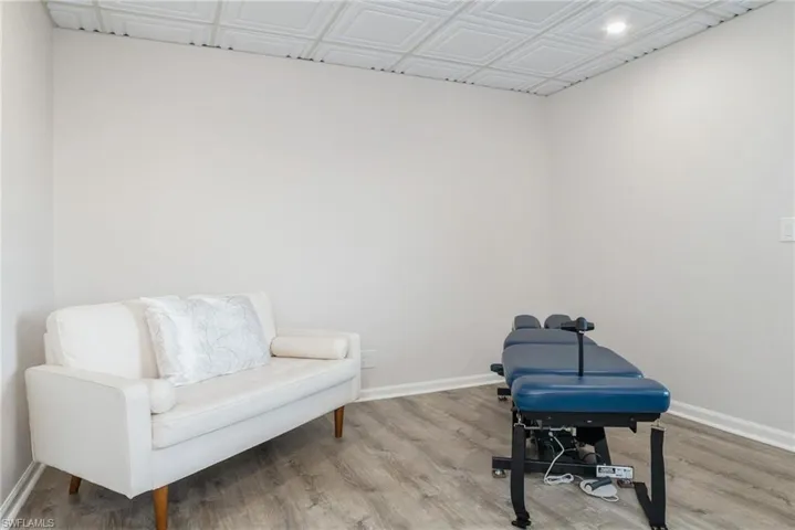 2335  Tamiami N TRL, Naples, FL 34103