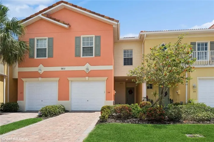 View of front of home featuring a garage