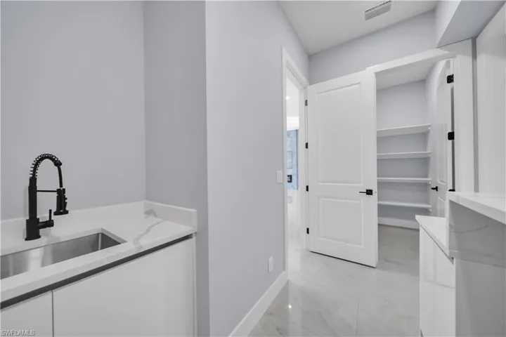 10 Sw 35th Ave, Cape Coral, Florida 33991