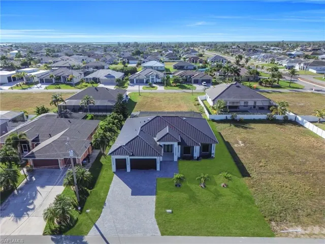 10 Sw 35th Ave, Cape Coral, Florida 33991