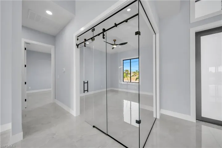 10 Sw 35th Ave, Cape Coral, Florida 33991