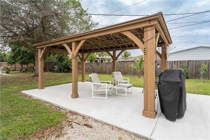 2400  55th SW TER, Naples, FL 34116