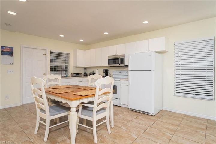 2400  55th SW TER, Naples, FL 34116