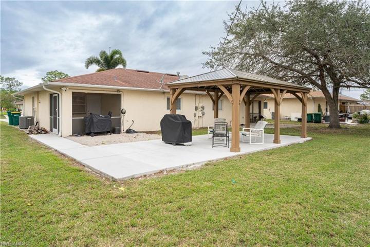 2400  55th SW TER, Naples, FL 34116