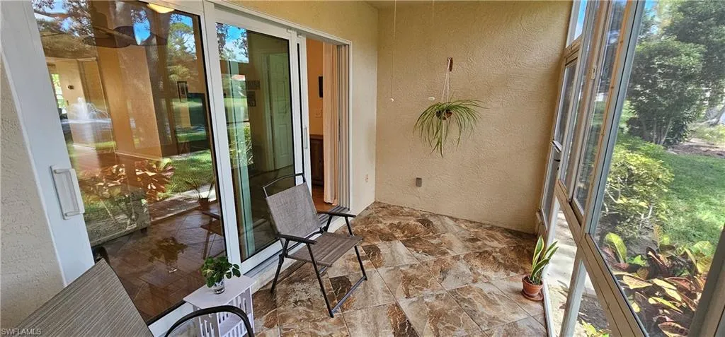 289 Robin Hood Cir 101, Naples, Florida 34104