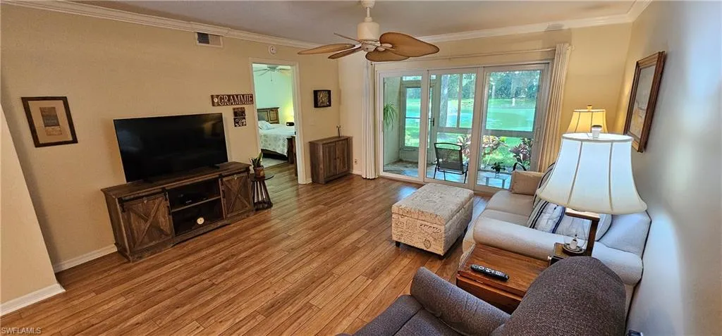 289 Robin Hood Cir 101, Naples, Florida 34104
