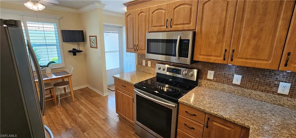 289 Robin Hood Cir 101, Naples, Florida 34104