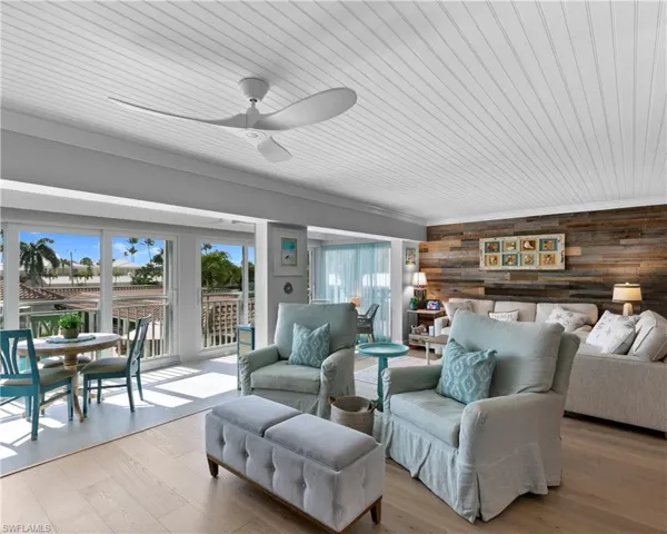 2600  Gulf Shore N BLVD, Naples, FL 34103