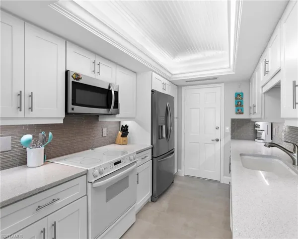 2600  Gulf Shore N BLVD, Naples, FL 34103