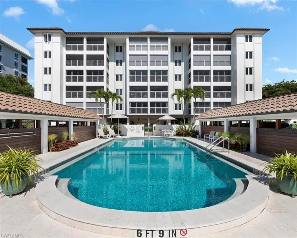 2600  Gulf Shore N BLVD, Naples, FL 34103