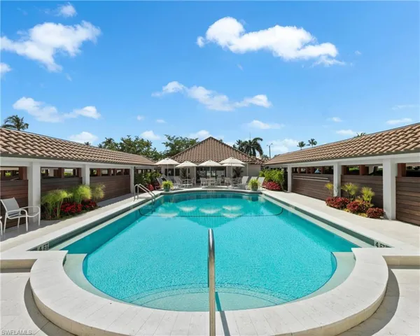 2600  Gulf Shore N BLVD, Naples, FL 34103