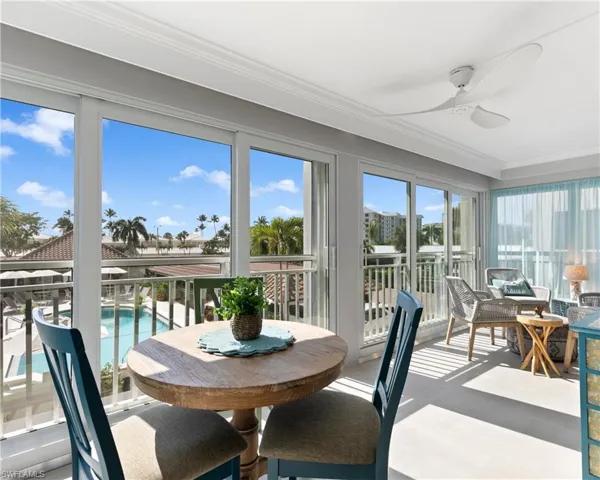 2600  Gulf Shore N BLVD, Naples, FL 34103